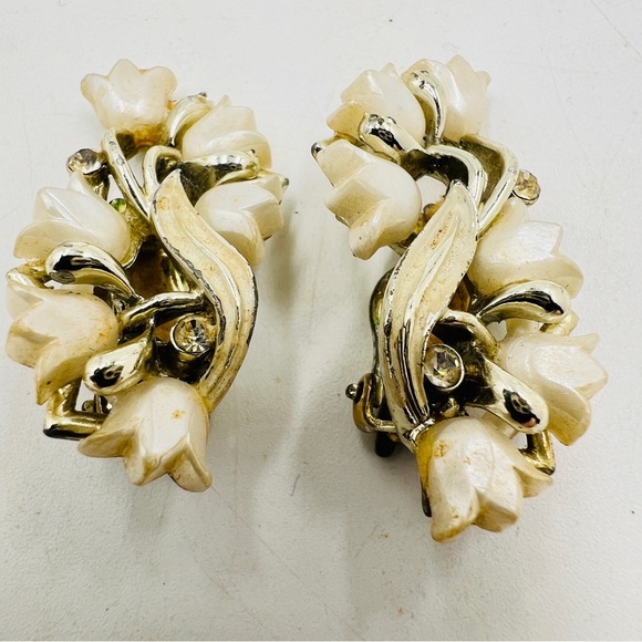 STAR vintage 50s 60s Thermoset Tulip Clip Ons Ear Climber Fairycore - Picture 1 of 5